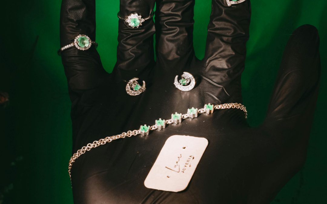 WHY DOES CERTAIN JEWELLERY “MAKE YOU BLACK”