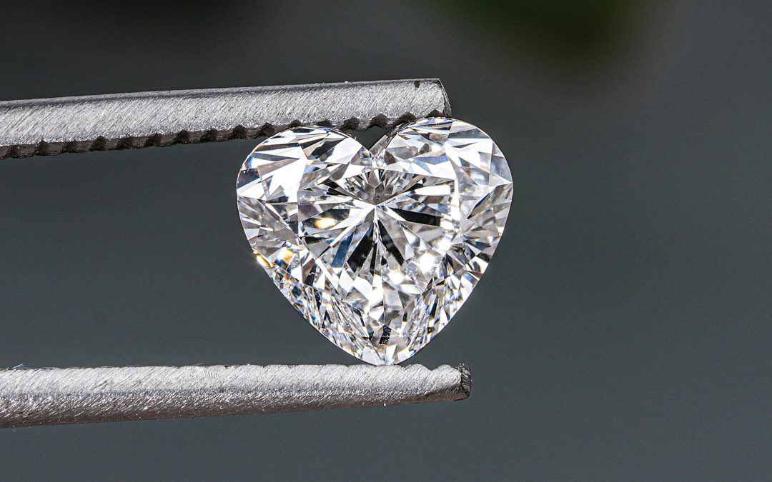 HOW TO IDENTIFY MOISSANITE