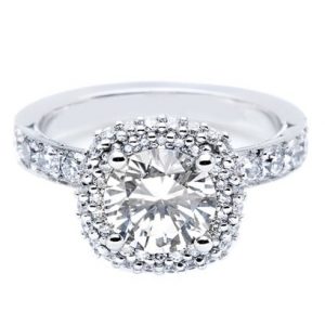 Solitaire diamond platinum engagement ring