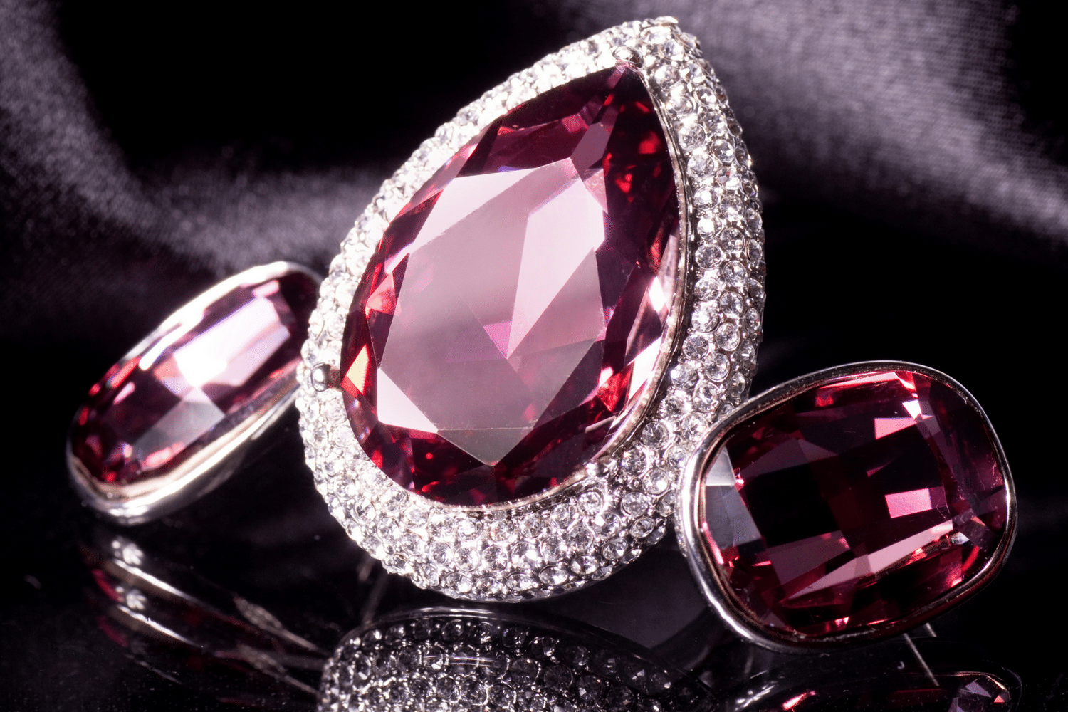 JULY BIRTHSTONE-THE RUBY
