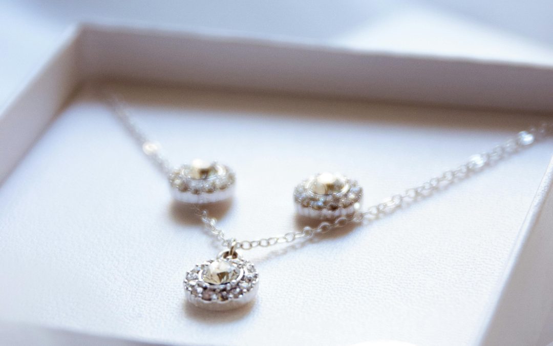 MAKE GIFTING MEMORABLE